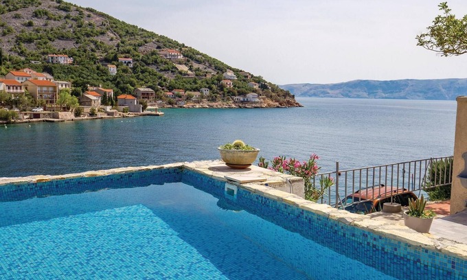 Donja Klada House | Beach front home in Klada