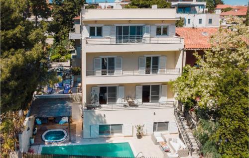 Bacvice House | Beach Front Home In Split