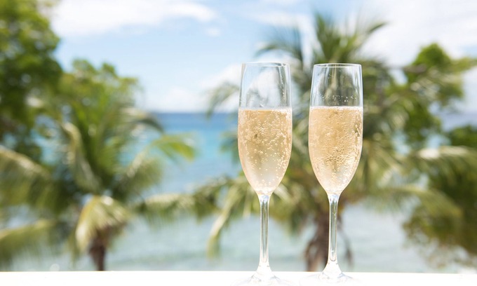 Old Trees Bay Apartment | Beach Front Luxury Apartment With 2 En-Suite Bathrooms And 30m Pool