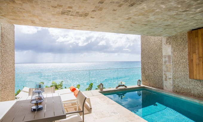 Maho Villa | Beach Front Villa in cupecoy