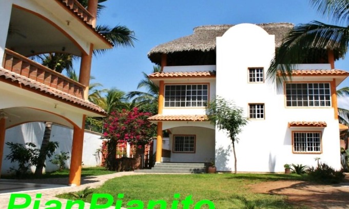 Brisas de Zicatela Villa | BEACH HOUSE & APARTMENTS