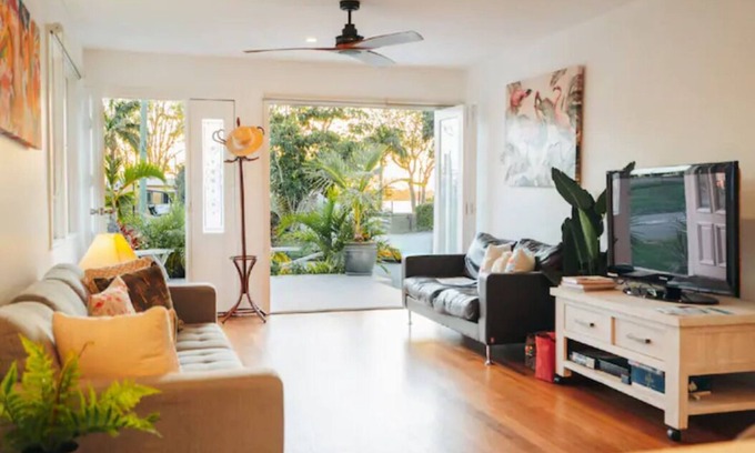 Bongaree House | Beach House on Queen - *Pet friendly* Water Views