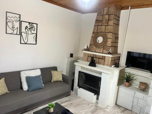 Pydna House | Beach house with garden sleeps 6