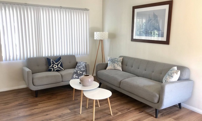 Sawtelle Apartment | Beach Life in West LA minutes from Santa Monica beach ,Venice, Malibu, UCLA,SMC