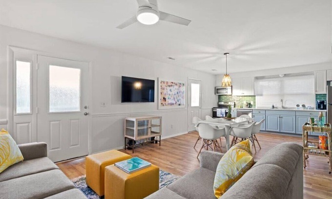 Crescent Beach Apartment | Beach Nest #4 2BR 2BA Walk to Beach