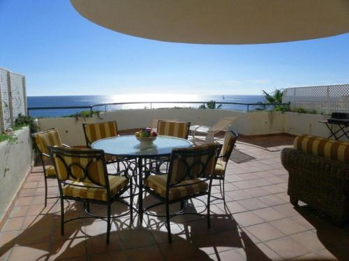Buenas Noches House | Beach Penthouse Bermuda Beach 3