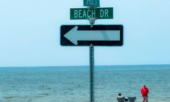 Wasaga Beach Apartment | Beach&Riverside/Prime Location!