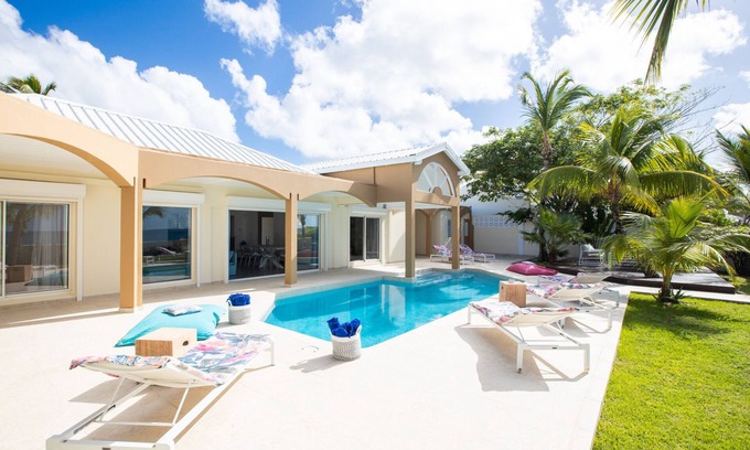 Beacon Hill Villa | Beach Secrets (3/4 Rooms)