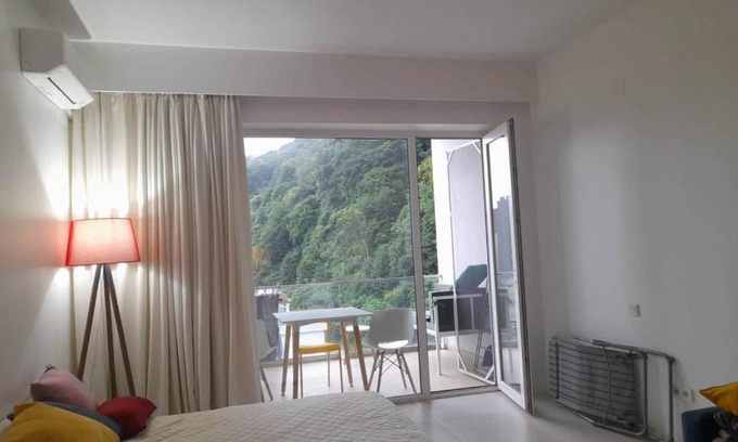Kvariati Apartment | Beach Studio Apartment in Kvariati
