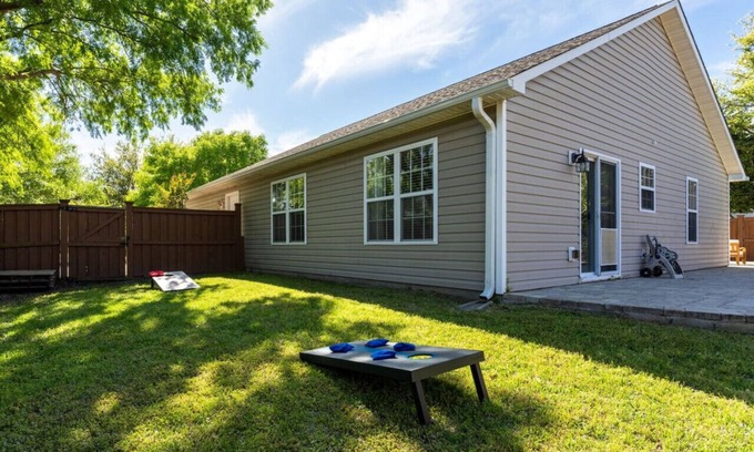 Wilmington Apartment | Beach Time! w/King Beds, Pool, Fire Pit, & Tennis