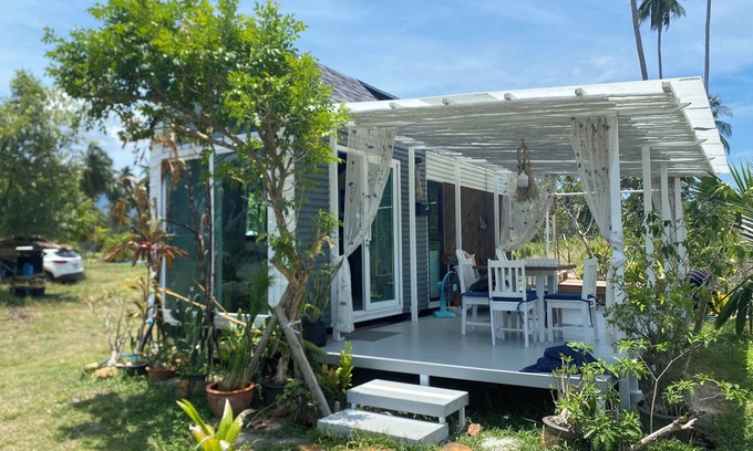 Lipa Noi Apartment | Beach Tiny House with Scooter Services & FREE Kayak