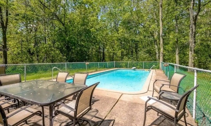 Waverly Beach House | Beach & Trail Escape on Edgemere-Quiet Family Home