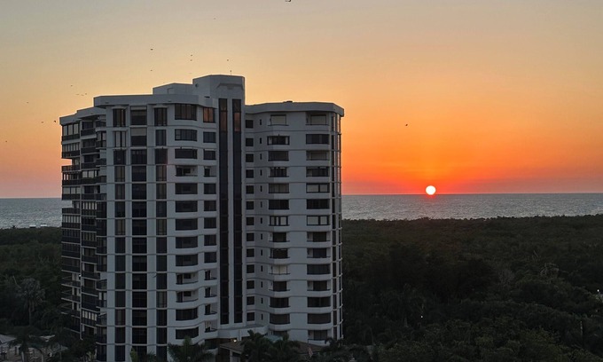 Pelican Bay Condo | Beach view condo with beach access.