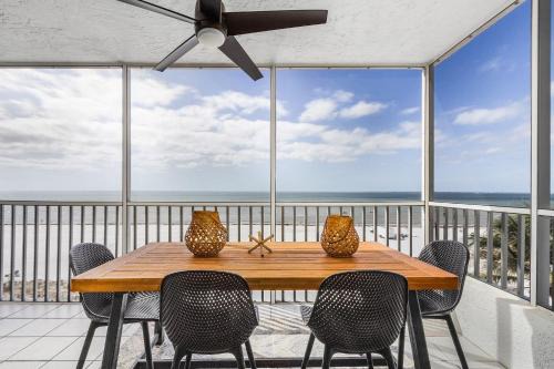Fort Myers Beach Apartment | Beach Villas # 305 - Recently Refereshed! condo