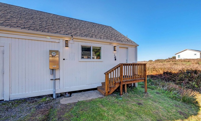 Yachats House | Beachcomber: Beachfront Escape Unit #4
