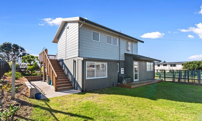 Waihi Beach House | Beachcomber's Paradise – Waihi Beach Holiday Home