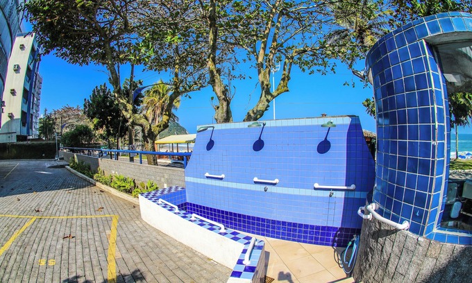 Tombo Apartment | Beachfront - 2 Bedroom Suites + Air Conditioning, 2 Bathrooms, Living Room, Kitchen, 1 Garage, Wi-Fi and Bed Linen