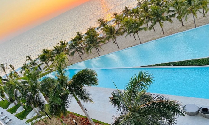 Flamingos Apartment | Beachfront 3BR-3BA SunsetParadise