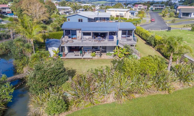 Doubtless Bay House | Beachfront Bach