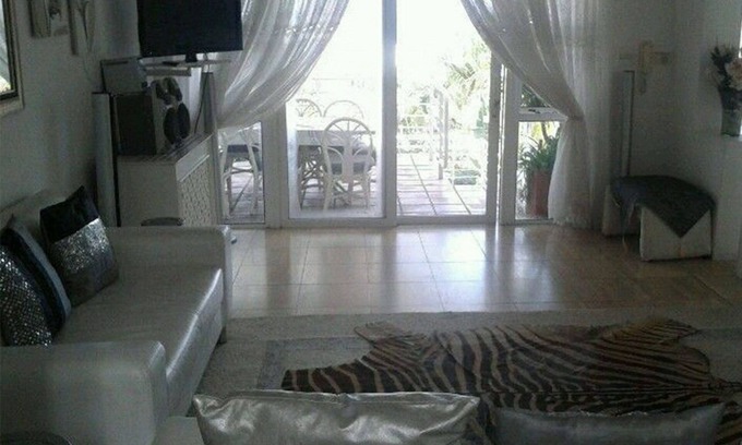 KwaDukuza Villa | Beachfront Bliss with Sea Views: Stay at Celebration on the Beach in Blythedale