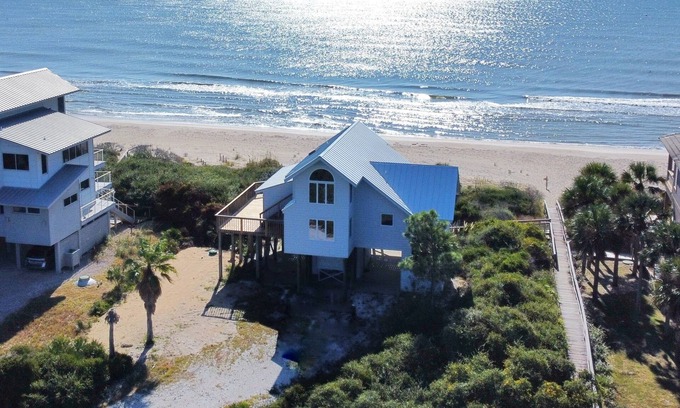 Plantation Cottage | Beachfront - Community Pool/Pickleball Access!