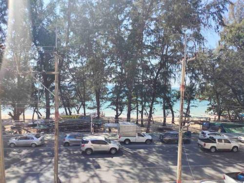 Rayong Apartment | Beachfront Family room, Relax & Sunbathe 5 guests