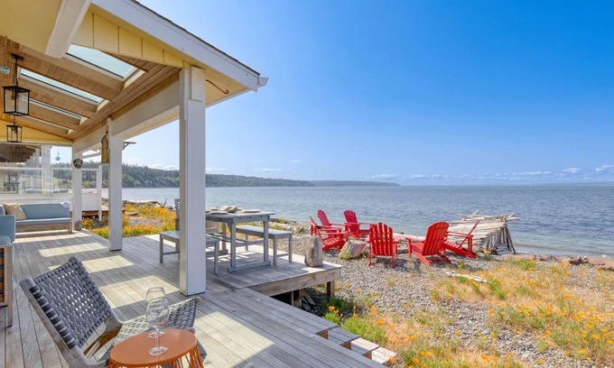 Coupeville House | Beachfront getaway with deck, gas grill, firepit and W/D