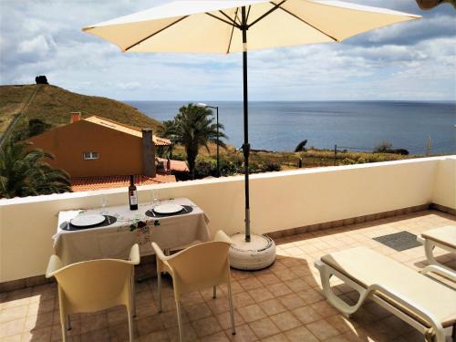 Canico Apartment | Beachfront House Atalaia