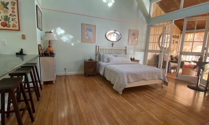 Maunaloa Condo | Beachfront Molokai Sanctuary Romantic Getaway Writers retreat Solo Rejuvenations