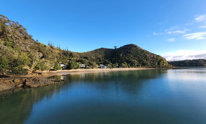 Coromandel House | Beachfront hideaway in Ruffins Bay