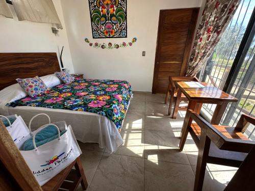 Santa Maria Tonameca Bed & Breakfast | Beachfront Paradise Boutique Hotel - Breeze Room I
