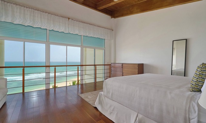 Villas Del Mar Apartment | Beachfront Penthouse | 5BR | Private Terrace & Views