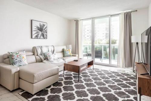 Hollywood South Central Beach Apartment | Beachfront, Pools, Patio, King Bd Villa- Hollywood FL