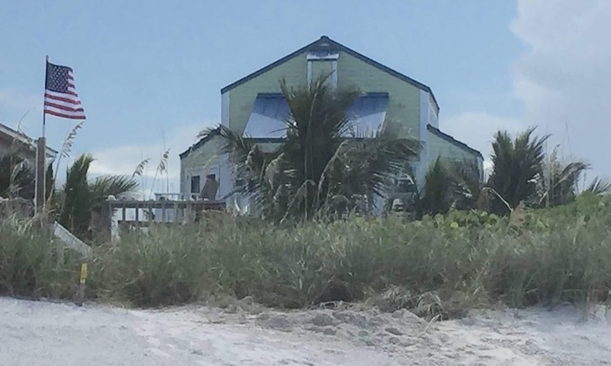 Ambersand Beach House | Beachfront/Riverfront - 2 living areas, Flexible 3 Bedroom 3 Bath