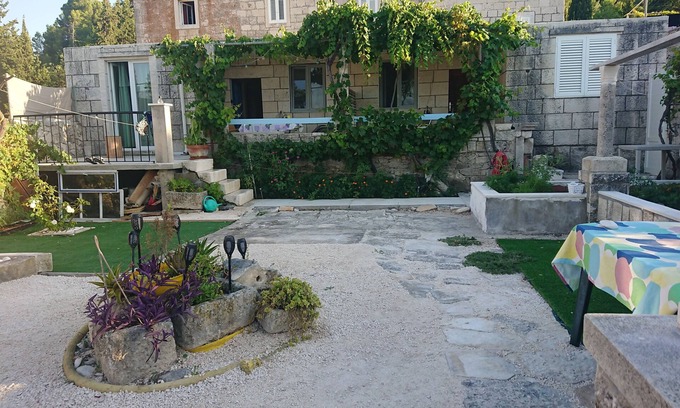 Cove Tri Zala (Zrnovo) Cottage | Beachfront summer retreat, amazing sea views, nature and sea terraces comfort.