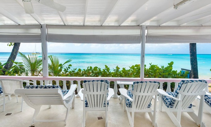 Mullins Villa | Beachfront Tropical Retreat - Belair