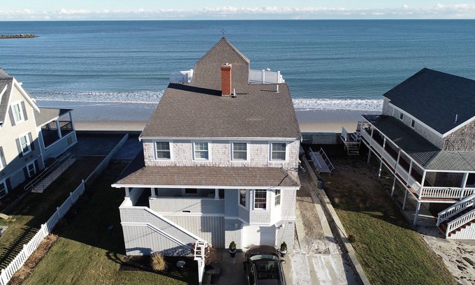 Green Harbor-Cedar Crest House | Beachfront vacation house perfect for big family’s!