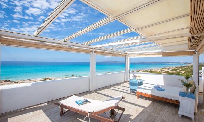 Formentera House | Beachfront villa in outstanding position
