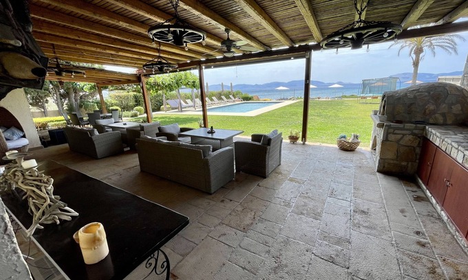 Pigadia Villa | Beachfront Villa Aris