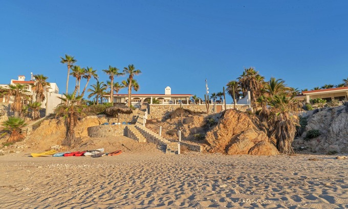 Zona Centro Villa | Beachfront Villa + Casitas w/pool. 6 BR