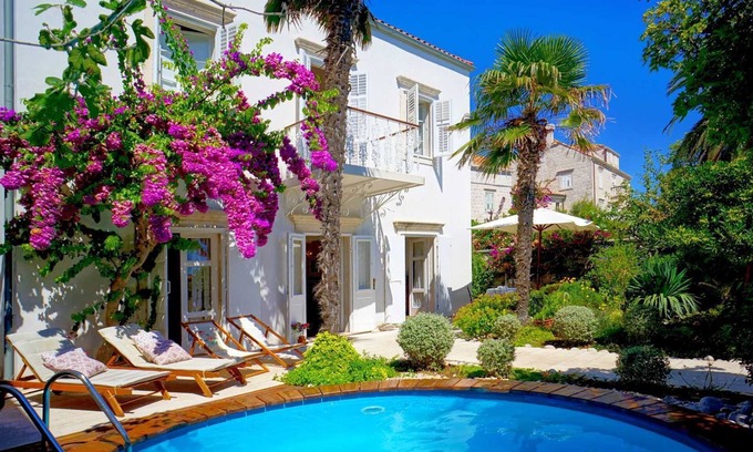 Orebic Villa | Beachfront Villa Domestic with Pool