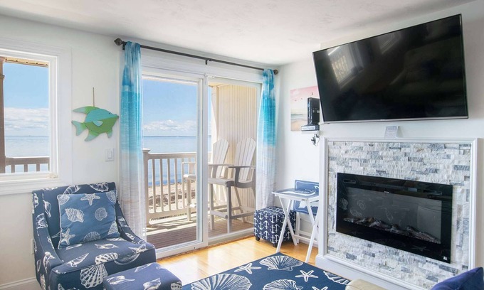 Cape Cod House | Beachfront with Stunning Views!