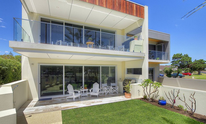 West Busselton Apartment | Beachside 880 beachfront luxury Apartment with Sunset views from the balcony.