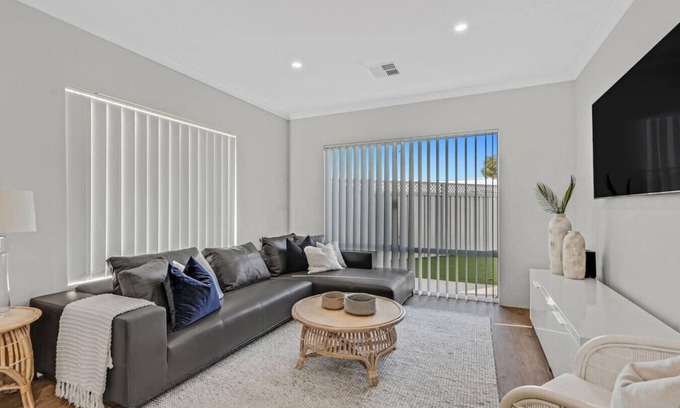 South Bunbury House | Beachside Bliss: Bunbury's Stylish Coastal Villa