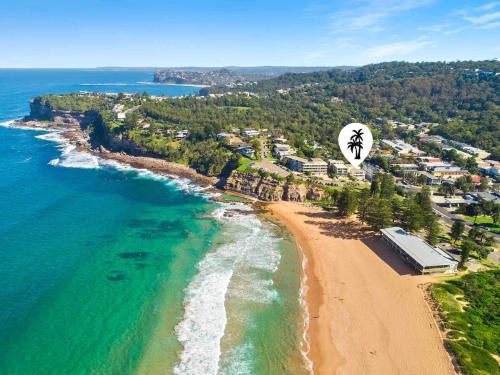 Avalon Beach Apartment | Beachside escape steps from the surf & village