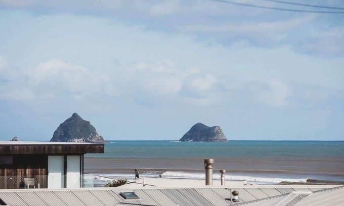 Rewa House | Beachside Townhouse in Strandon
