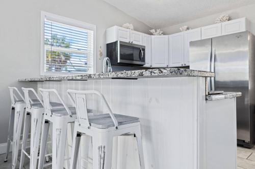 Ozona House | Beachy 2-1 Condo