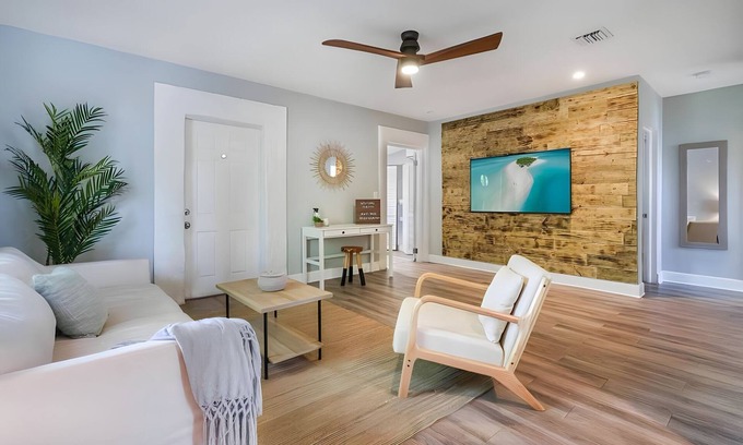 South Middle River Villa | Beachy 3bd: Minutes from the Beach!