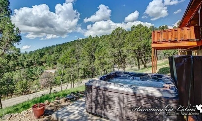 Ruidoso Cabin | Bear Crossing: 'Great Getaway location' with Hot Tub