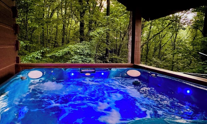 Hiawassee Cabin | Bear Foot HeavennCabin Retreat in Ga Mountains